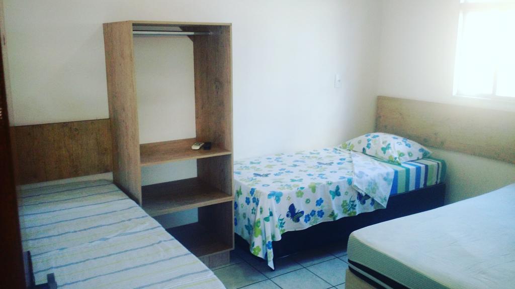 Dormitorio Canarinho กัวยาเนีย ภายนอก รูปภาพ