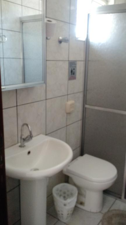 Dormitorio Canarinho กัวยาเนีย ภายนอก รูปภาพ